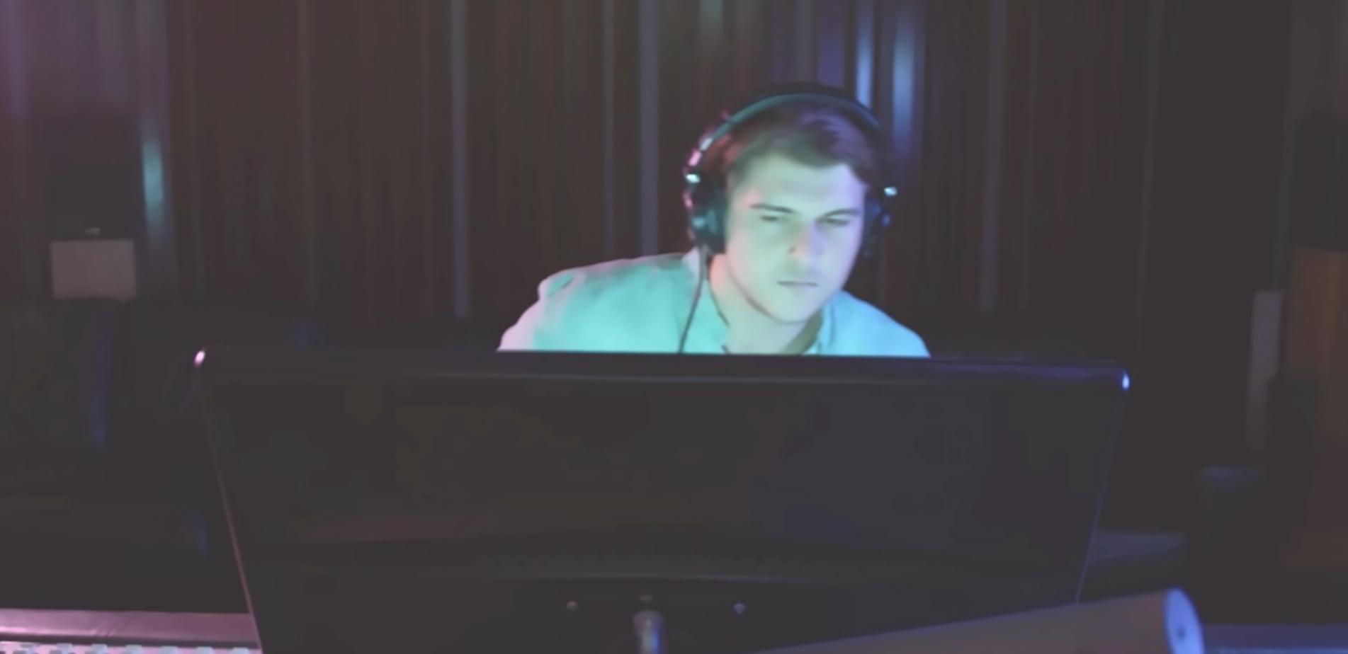 CodeXWaveHub development team collaborating on framework design